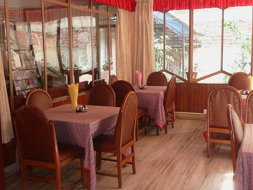 Tasi Dhargey Inn Kathmandu Buitenkant foto