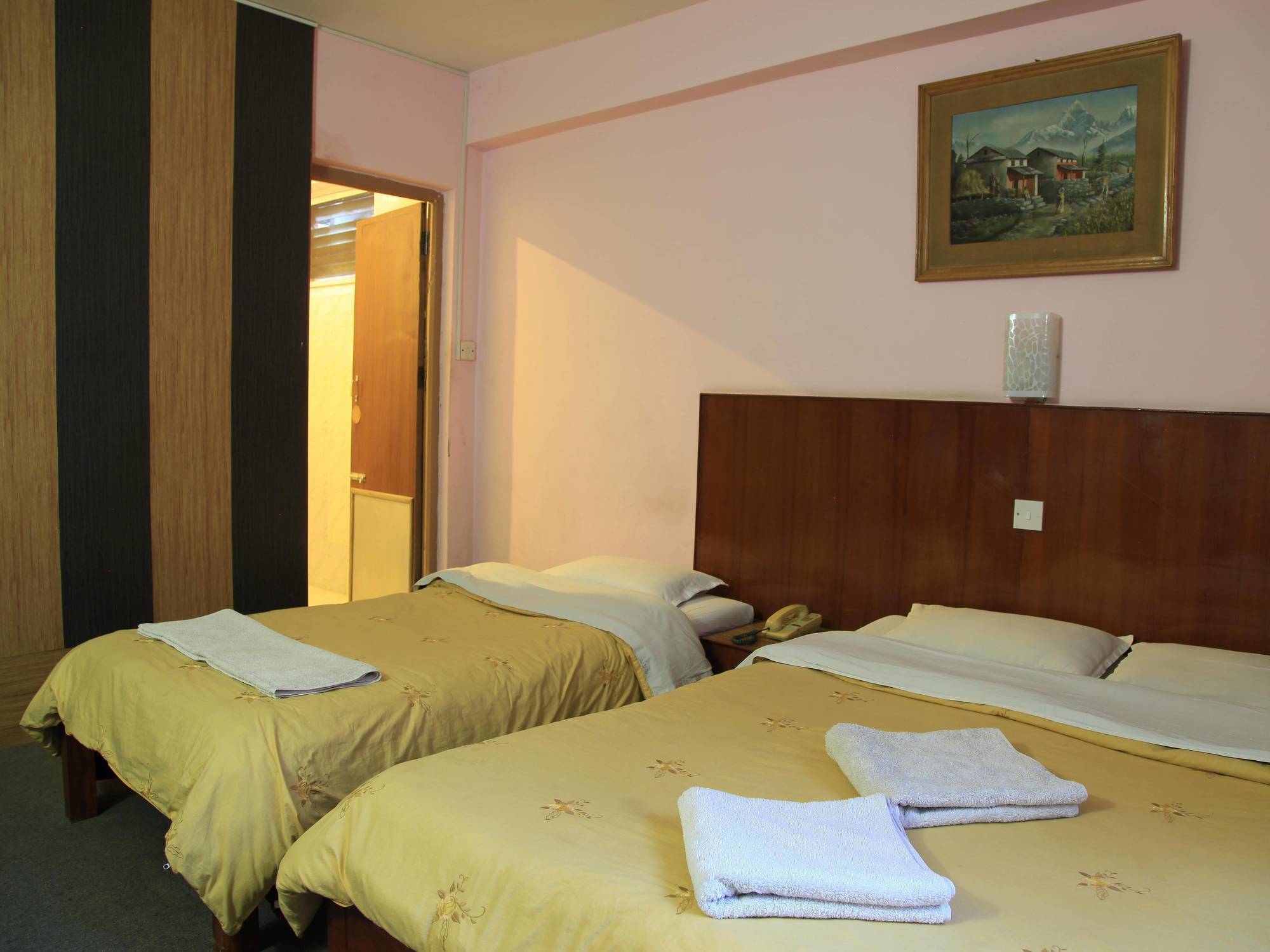 Tasi Dhargey Inn Kathmandu Buitenkant foto